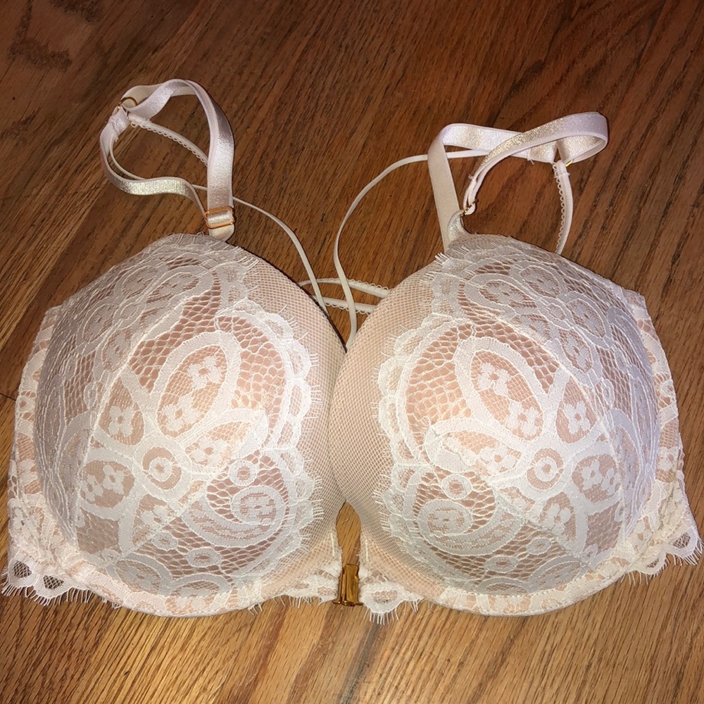 32DDD Victoria Secret Bra
